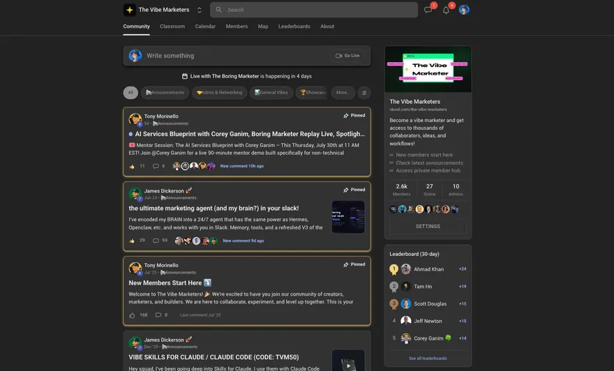 The Vibe Marketer community feed with pinned announcements, 2.6k members and a 30-day leaderboard